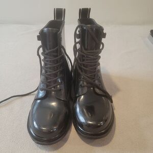 Michael Kors Tavie Lug Sole Lace-Up Rain Booties Size 7 Black